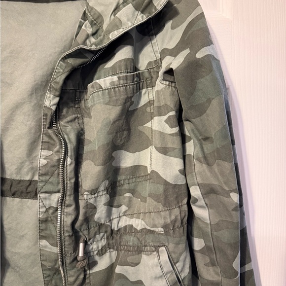 Utility Jacket - Picture 3 of 4